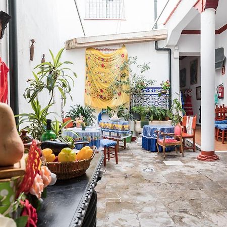 Hostel Patio 19 Malaga Exterior photo
